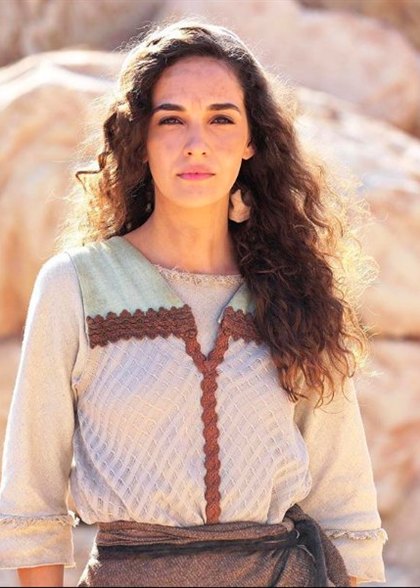 Bruna Pazinato como Lia, protagonista da novela da Record TV